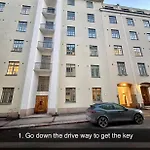 Apartman Brand New And Stylish Designer 2br - Prime Location *