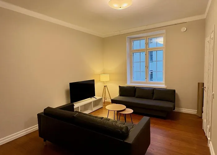 Brand New And Stylish Designer 2br - Prime Location Apartment *