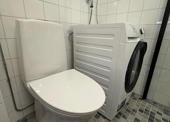 Brand New And Stylish Designer 2br - Prime Location Apartment